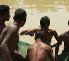 Fisheries in Bangladesh affected by cyclone Fisheries in Bangladesh affected by cyclone